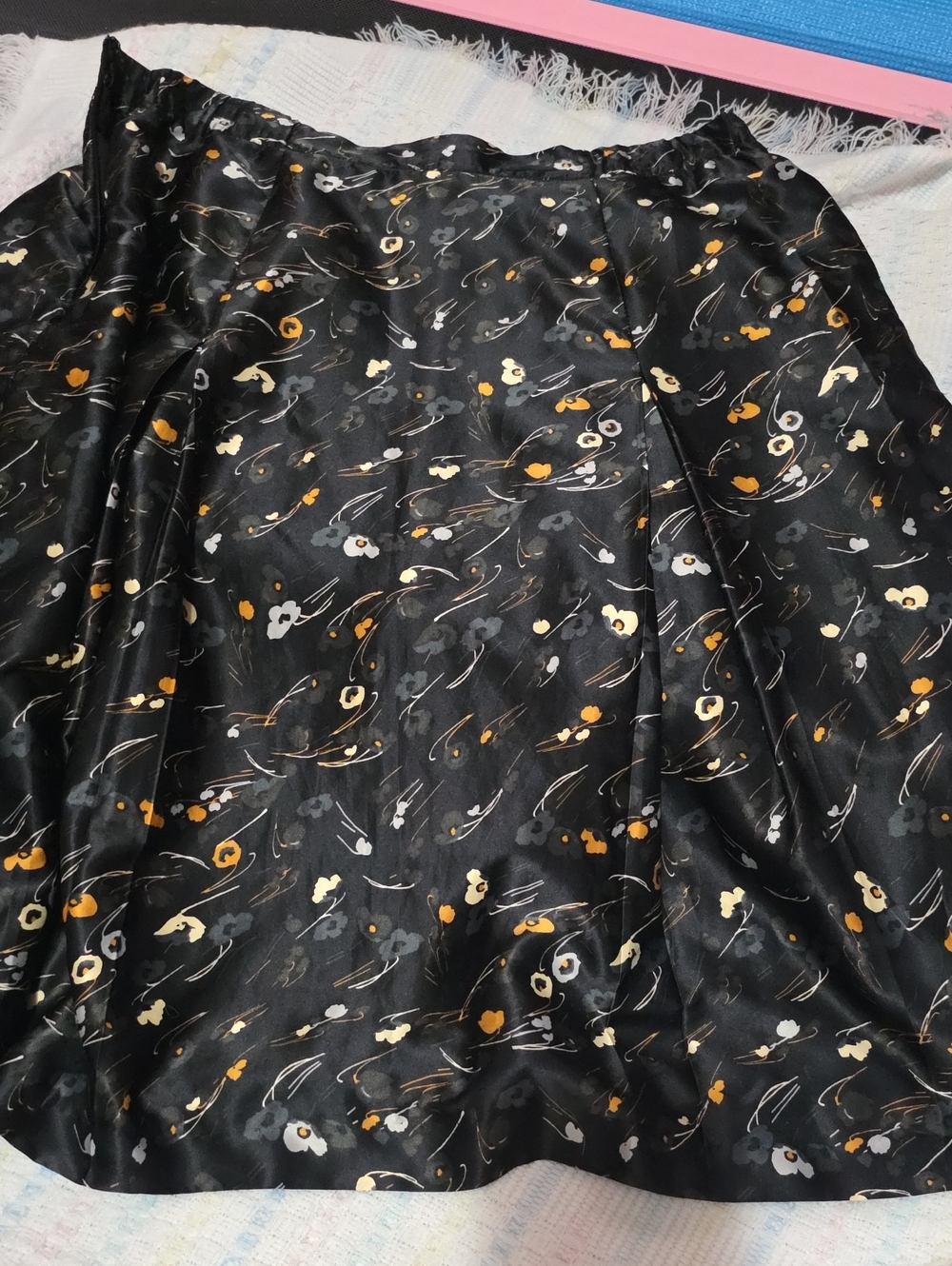 Jaclyn Smith Black Floral-Print A-Line Skirt with Gold Accents